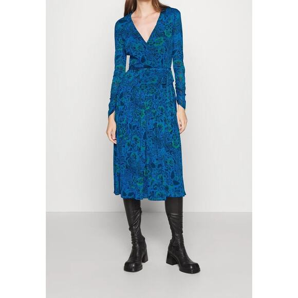 Diane Von Furstenberg Dresses & Skirts - Diane von Furstenberg - Blue & Green Floral & Leaf Print Wrap Dress Sz S A001551